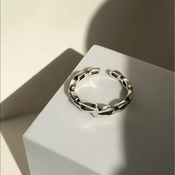 𝅺💎NEW 925 Sterling Silver Black / Silver Band Rings Adjustable - Picture 4 of 11